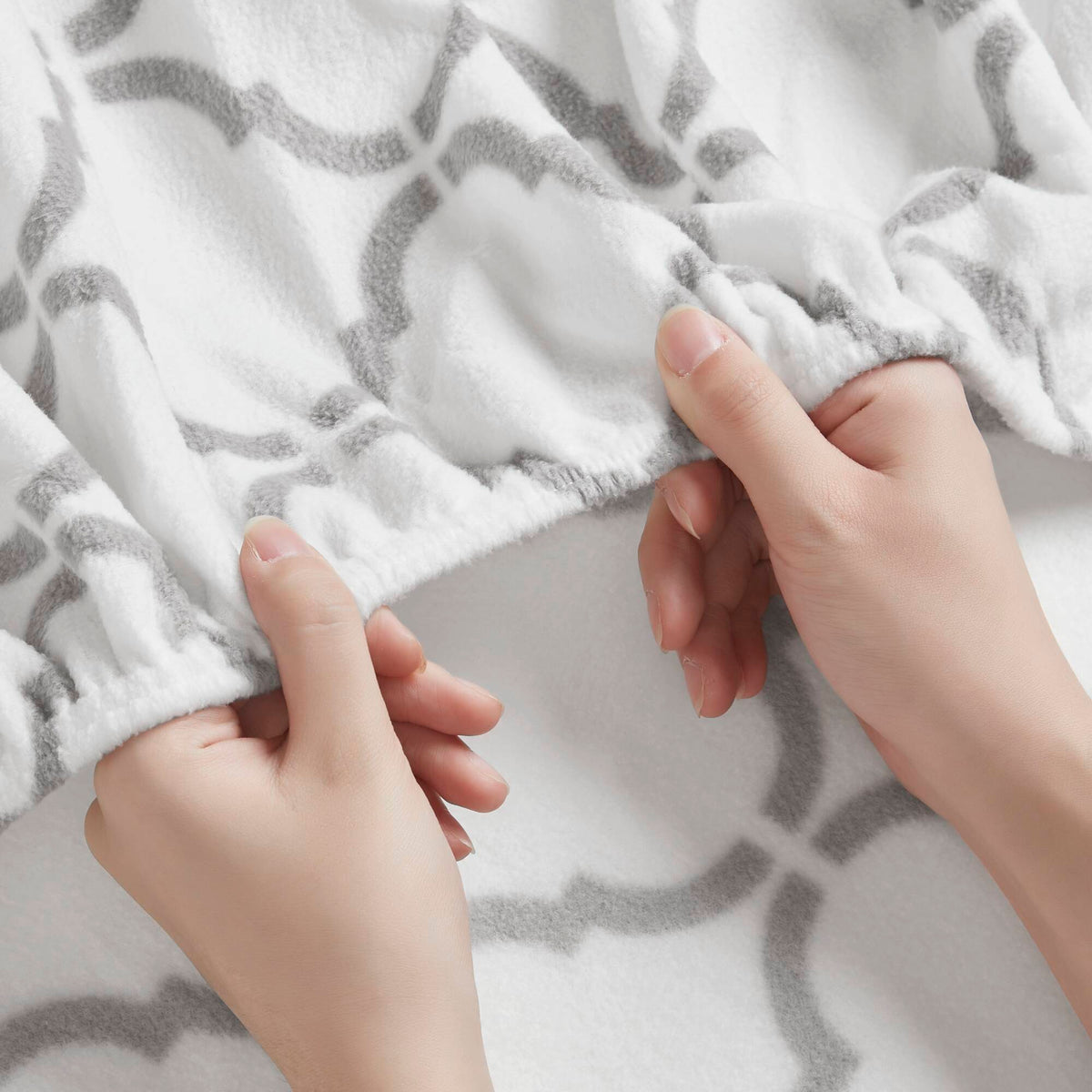 Micro Fleece Sheet Set - Grey Geo