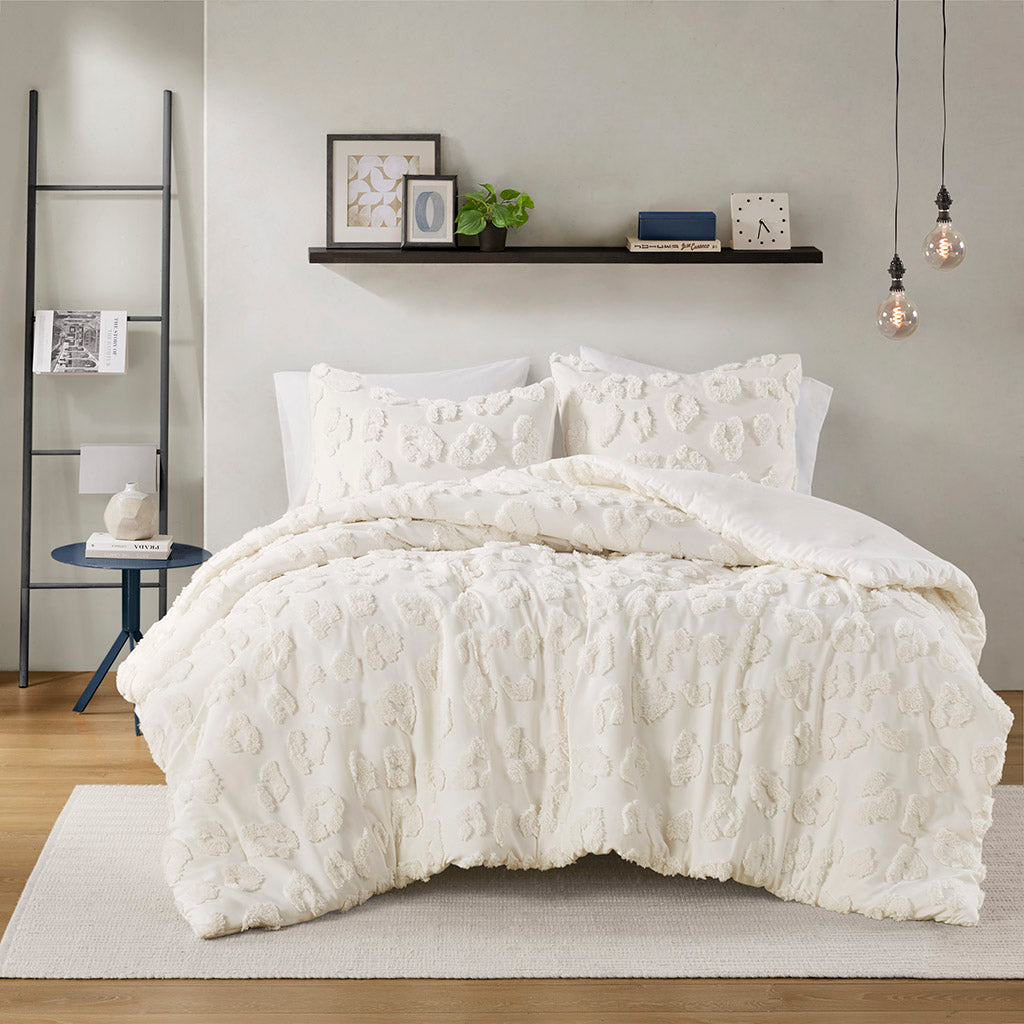 Larissa Animal Chenille Comforter Set - Off-White