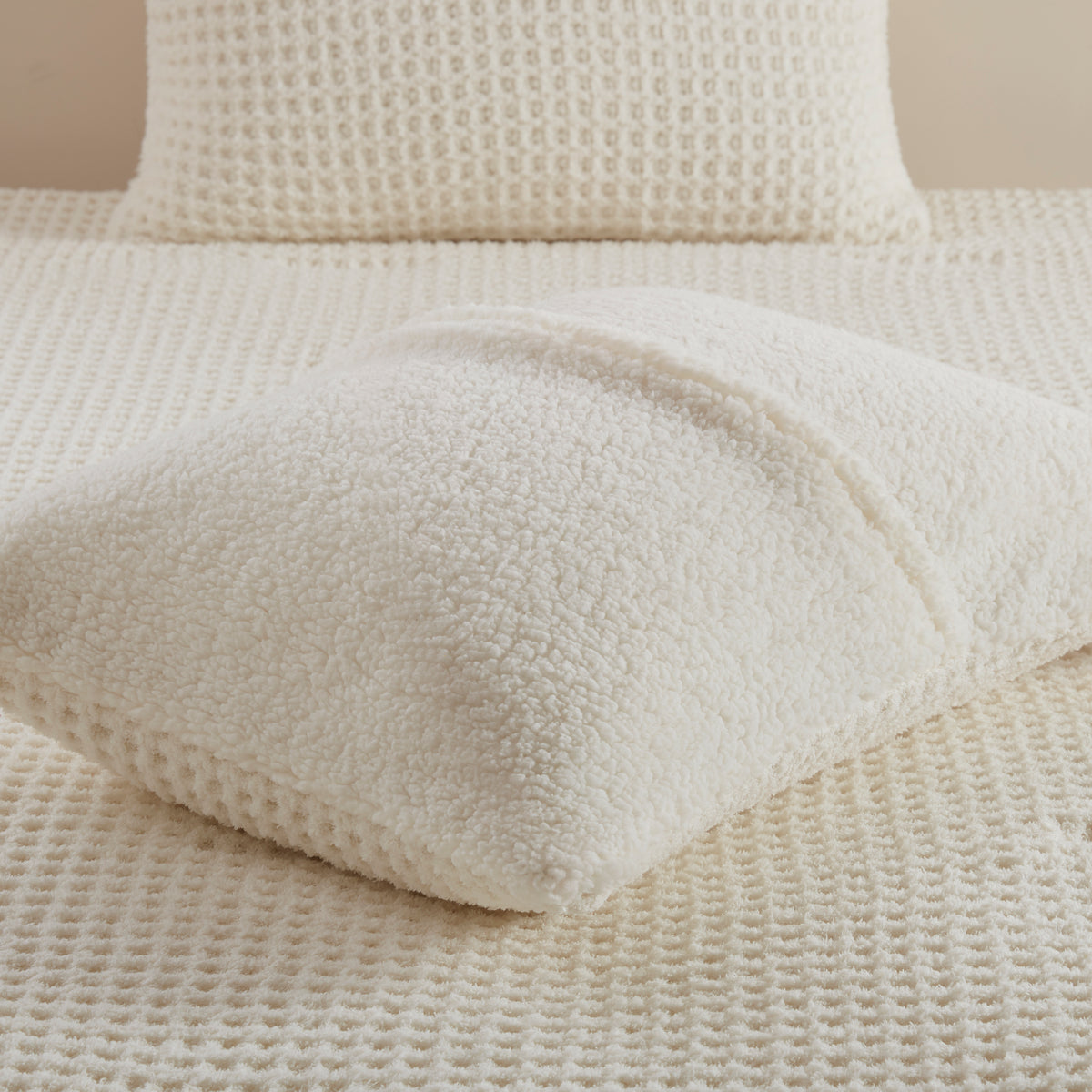 Riordan Waffle Knit Chenille Comforter Set - Ivory