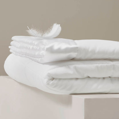 Windom Lightweight Down Alternative Blanket with Satin Trim - White