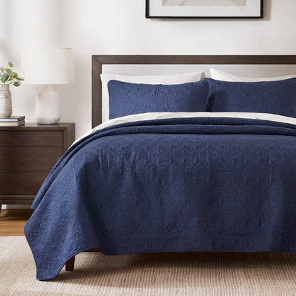 Quebec Reversible Quilt Set - Navy