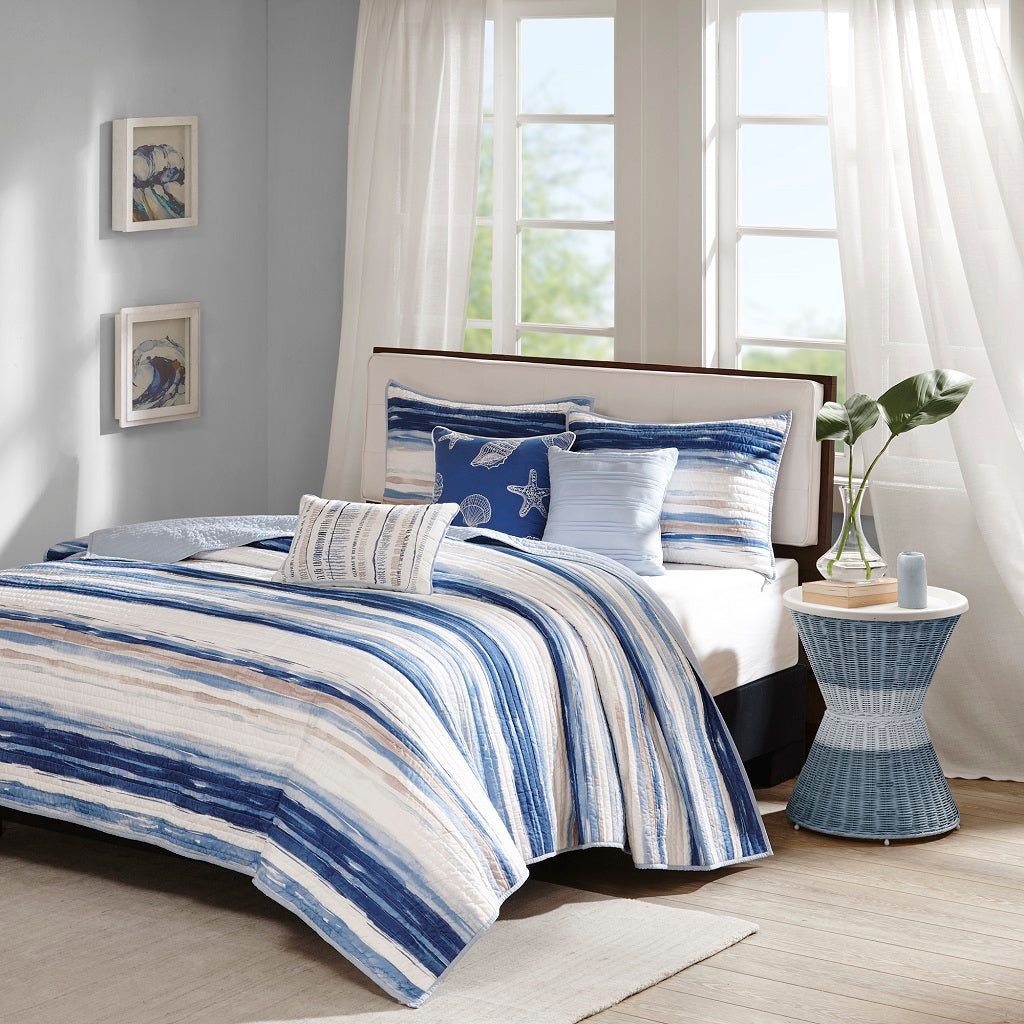 Marina 6 Piece Printed Quilt Set with Throw Pillows - Blue