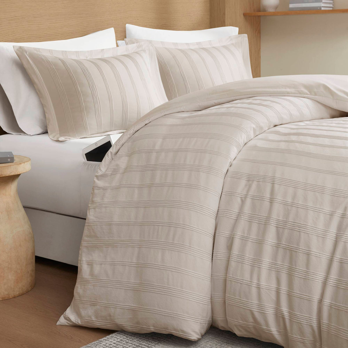 Logan Striped Reversible Pintuck Pleated Duvet Set - Neutral