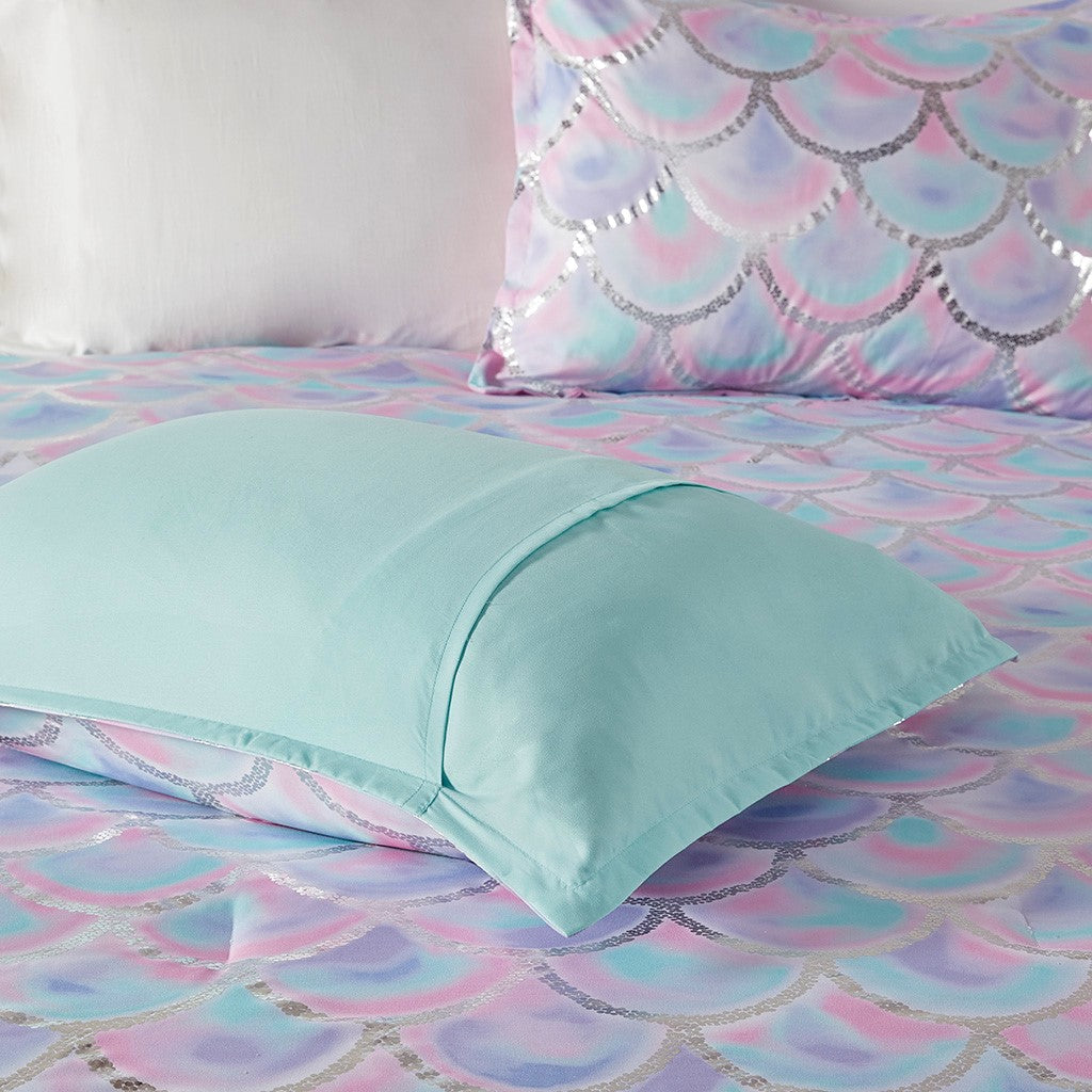 Pearl Metallic Printed Reversible Comforter Set