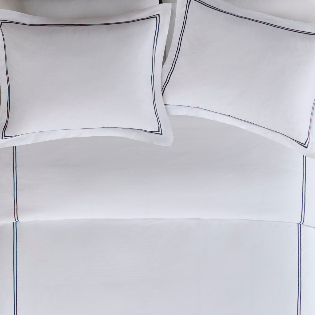 500 Thread Count Luxury Collection 100% Cotton Sateen Embroidered Comforter Set - White/Navy