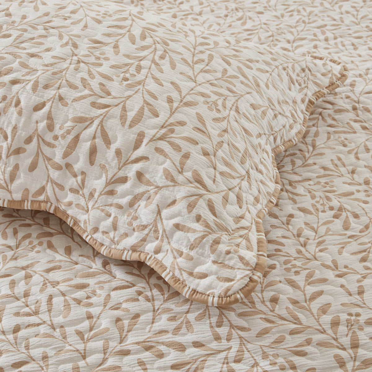 Darcy 3 Piece Print Quilt Set - Tan