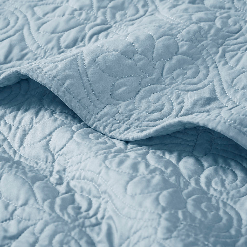Quebec Oversized Quilted Throw - Blue