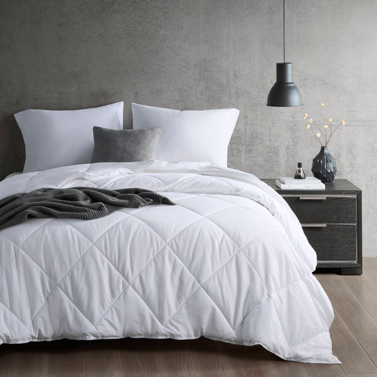 Cooling Touch Oversized Down Alternative Comforter - White