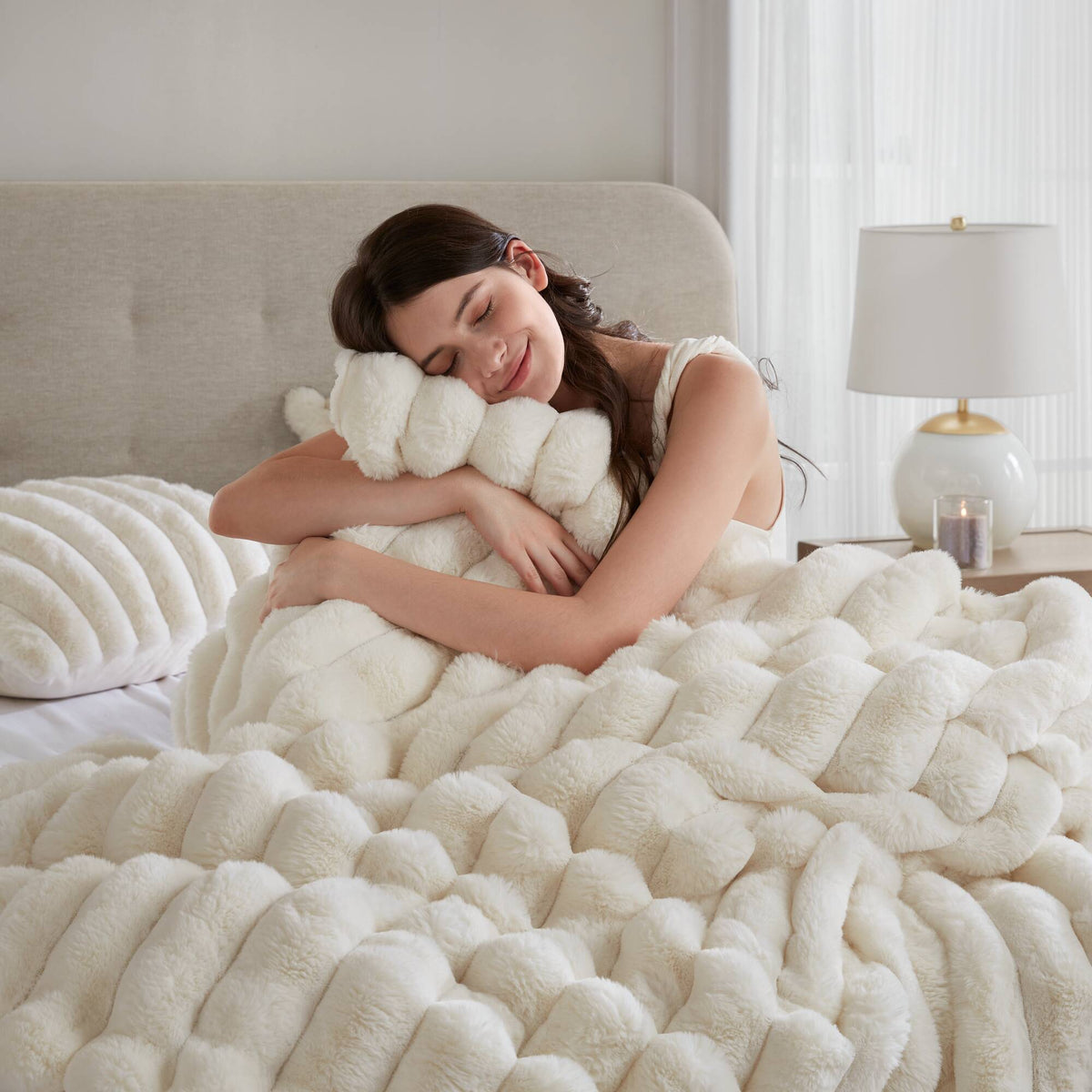 Jasmine 3 Piece Faux Fur Comforter Set - Ivory