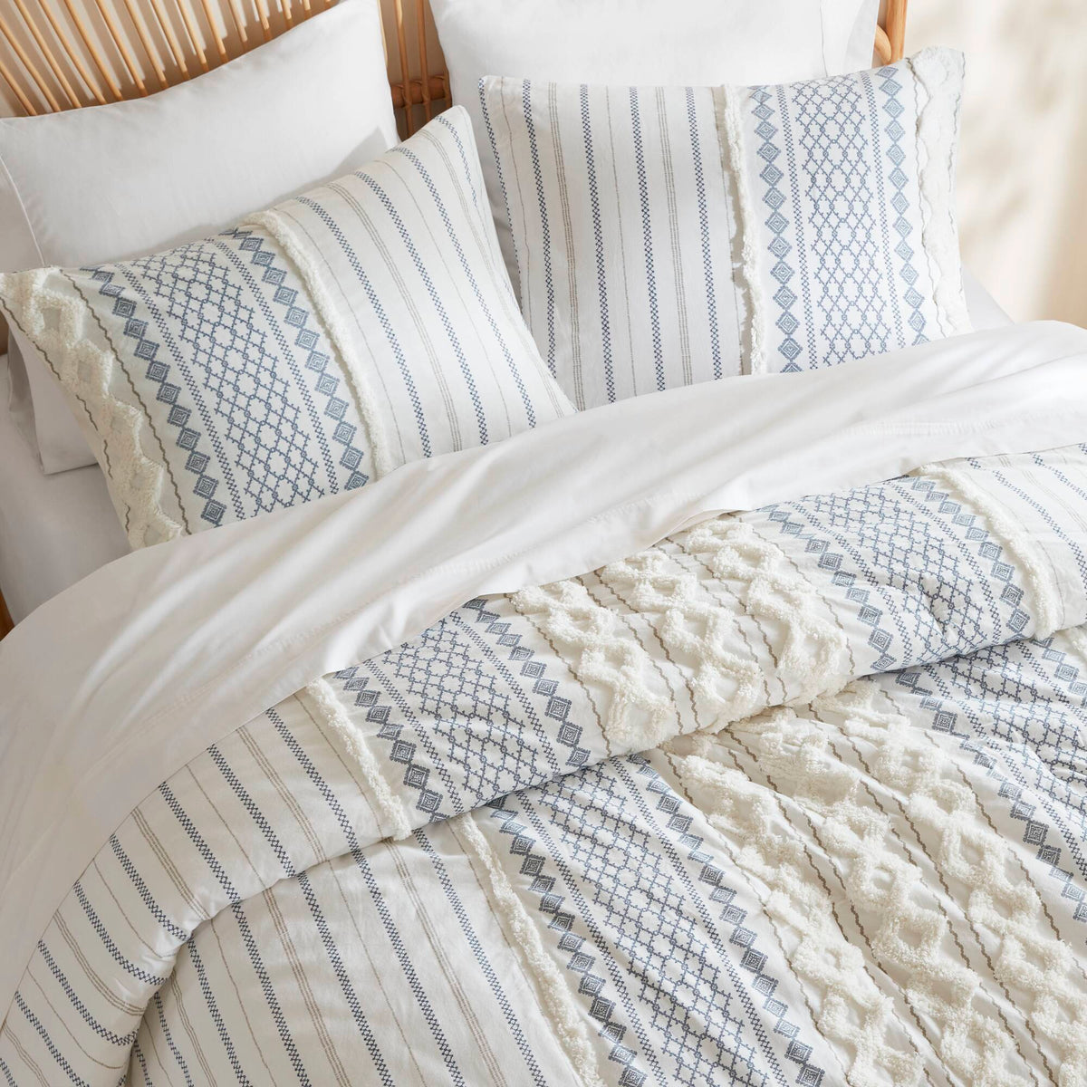 Imani Cotton Printed Comforter Set with Chenille - White/Navy