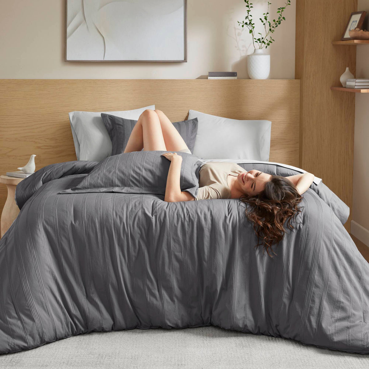 Logan Striped Reversible Pintuck Pleated Comforter Set - Charcoal