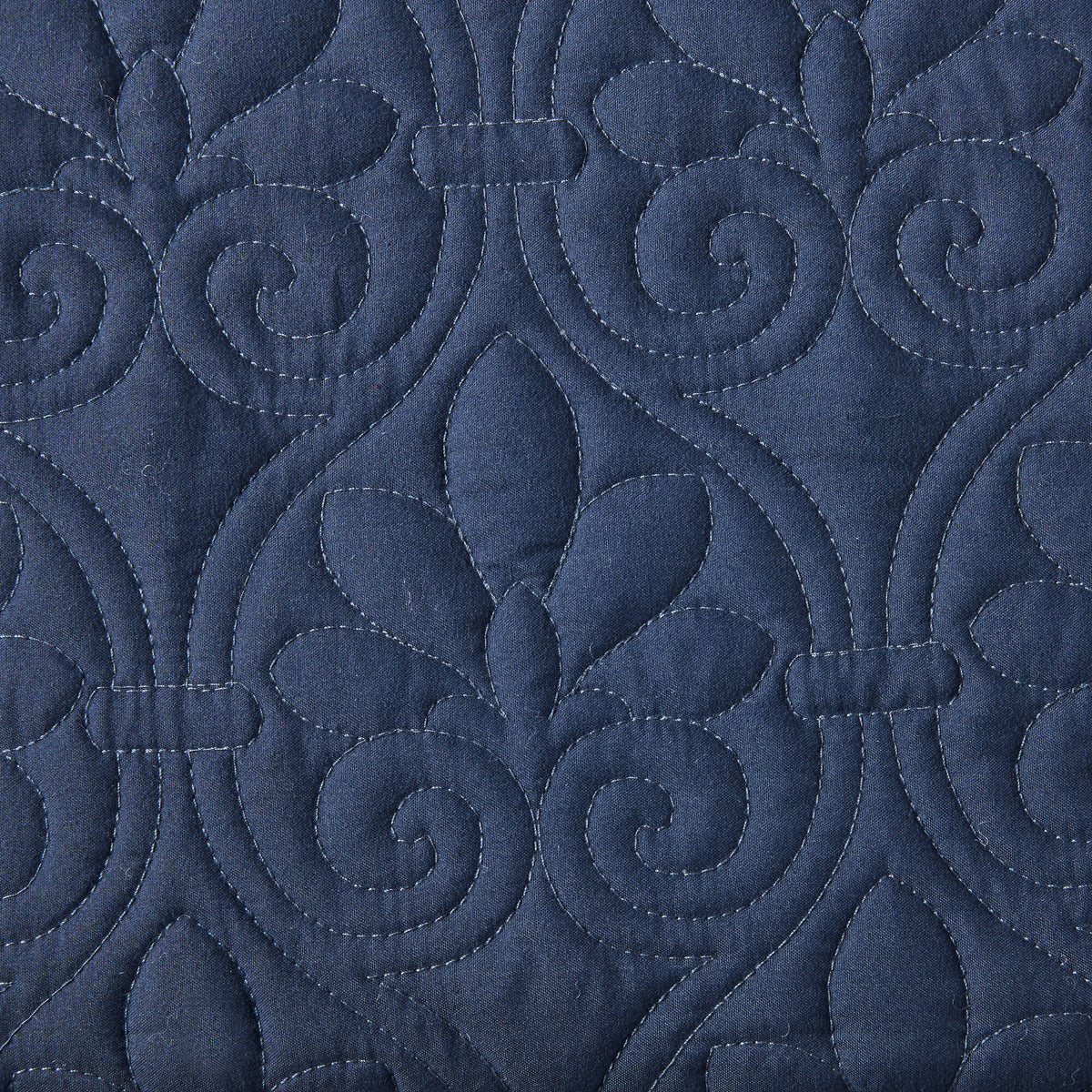 Quebec 3 Piece Split Corner Pleated Quilted Bedspread - Navy