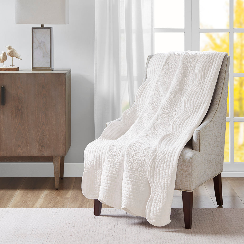 Tuscany Oversized Quilted Throw with Scalloped Edges - White