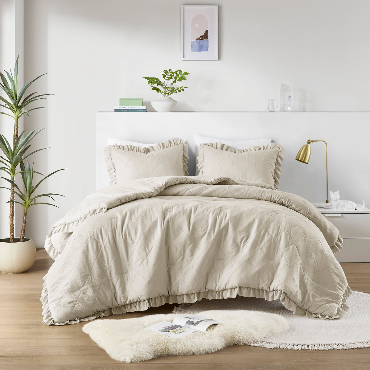 Hannah Diamond Quilted Ruffle Edge Comforter Set - Neutral