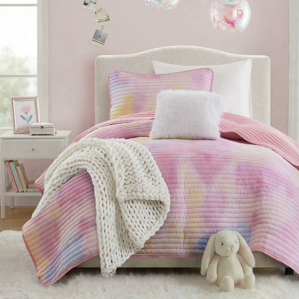 Cassiopeia Watercolor Tie Dye Printed Quilt Set with Throw Pillow - Pink