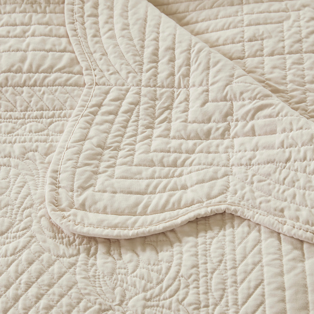 Tuscany Oversized Quilted Throw with Scalloped Edges - Cream
