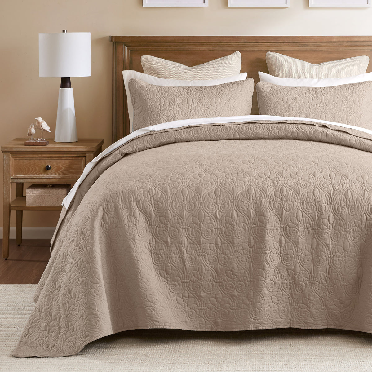 Quebec Reversible Bedspread Set - Khaki