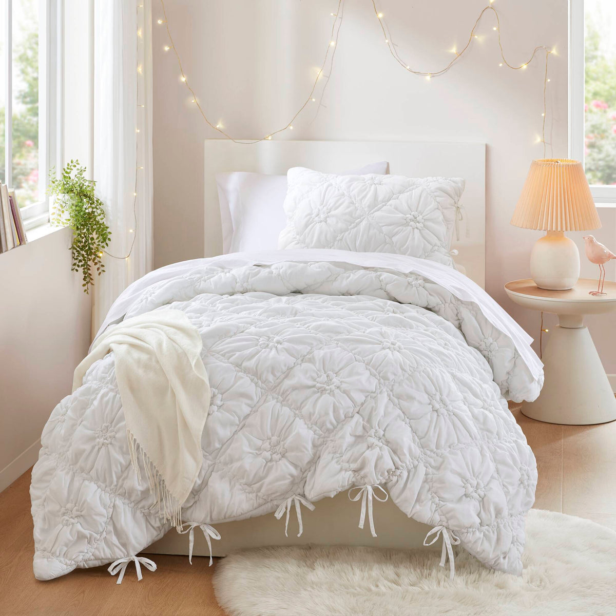Lily Comforter Set - White