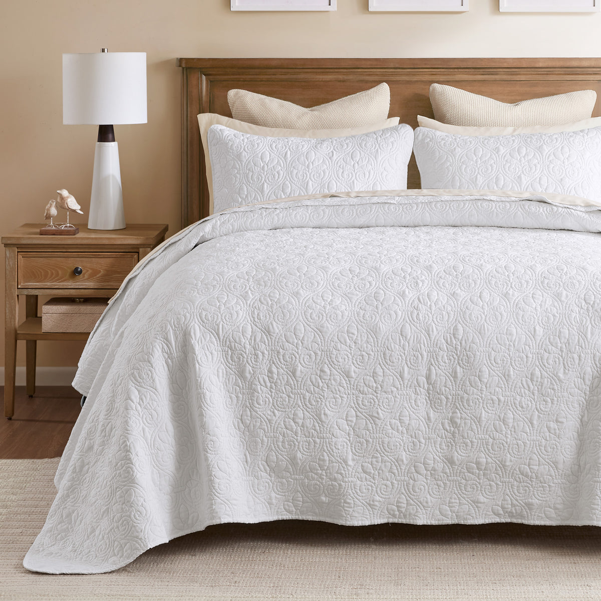 Quebec Reversible Bedspread Set - White