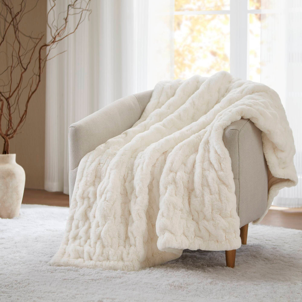 Ruched Fur Throw - Ivory