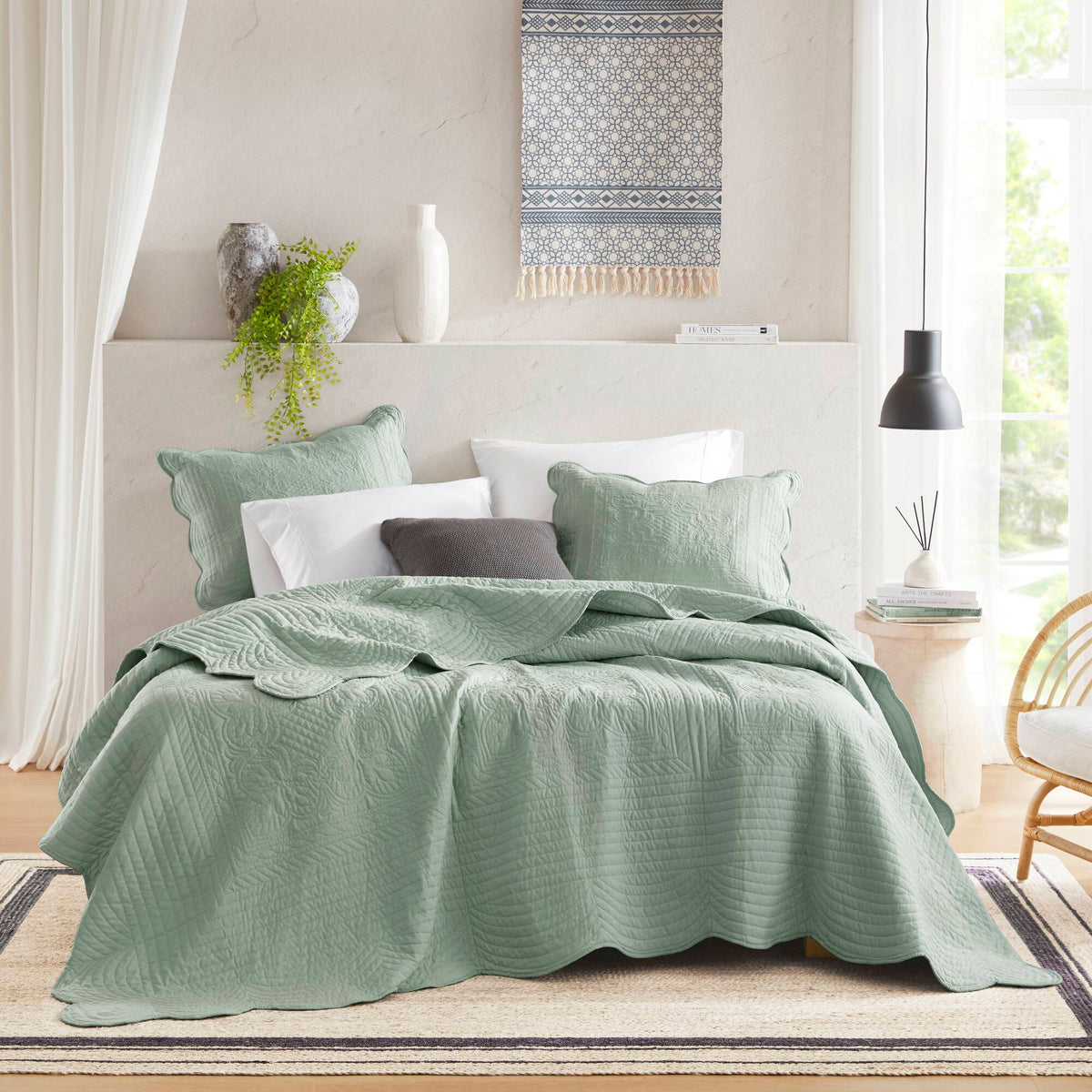 Tuscany 3 Piece Reversible Scalloped Edge Quilt Set - Seafoam