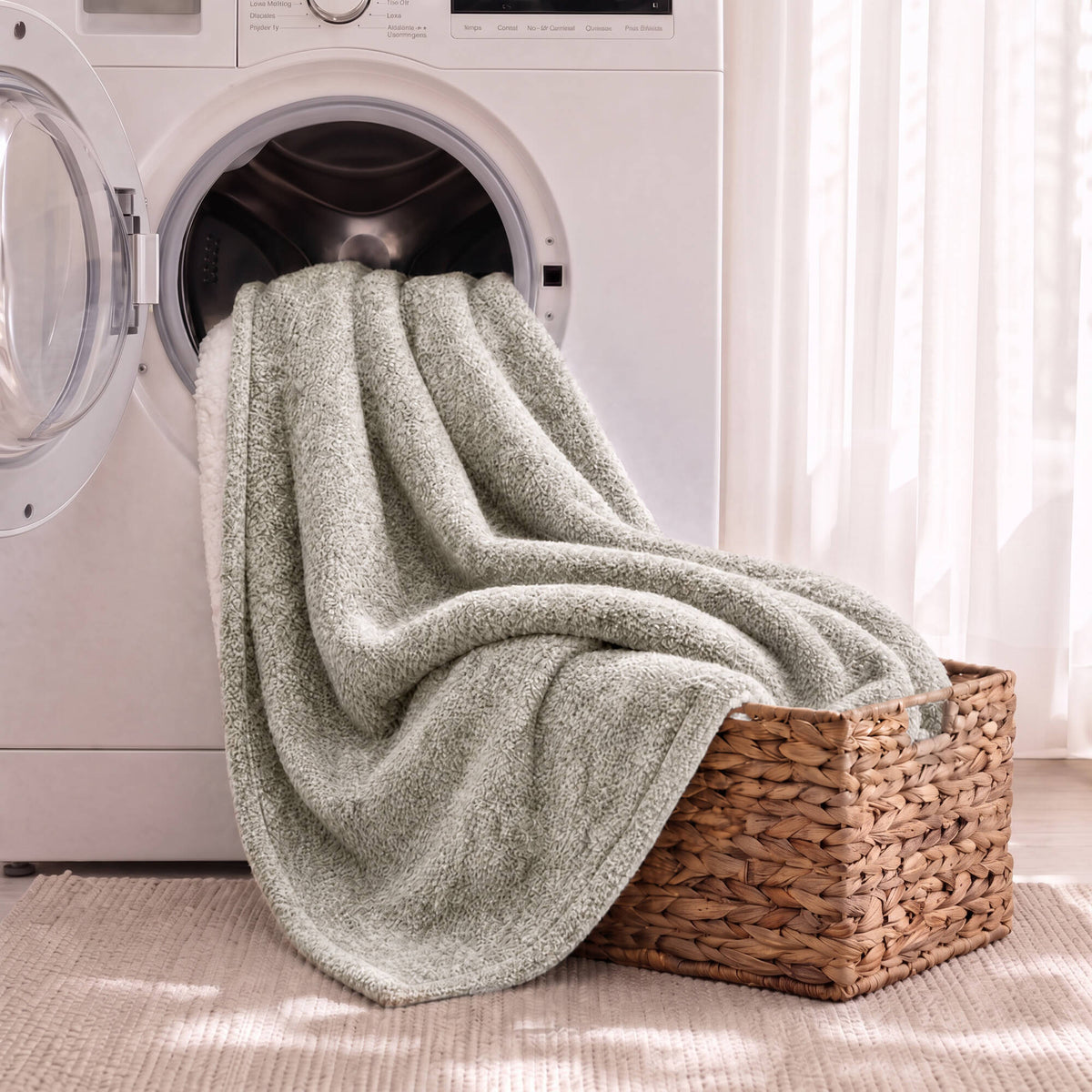 Marled Dream Soft Heated Throw - Marled Green