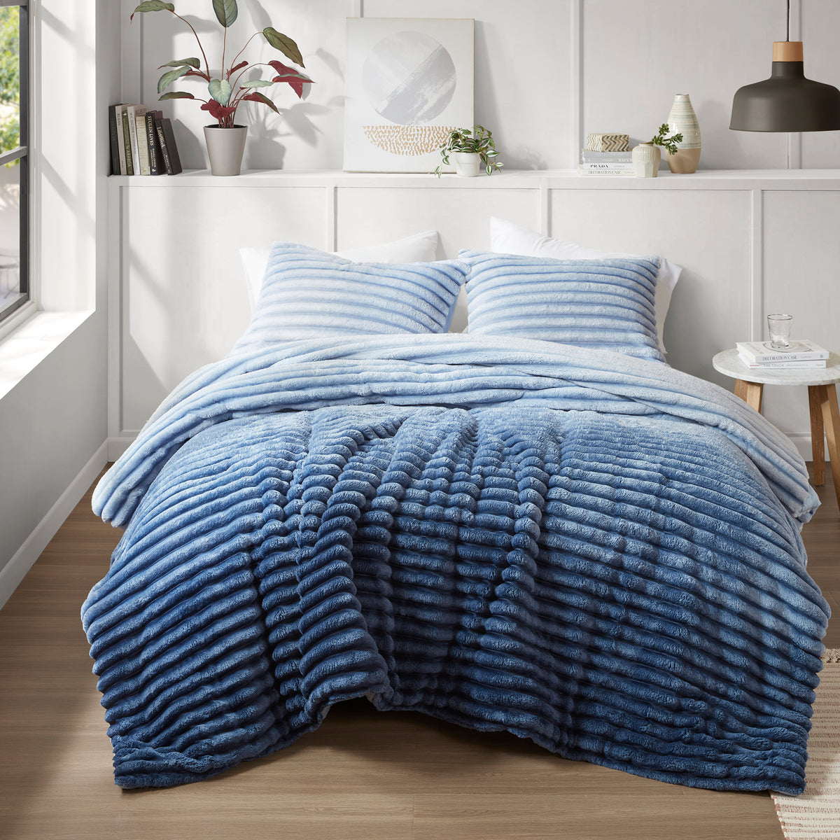 Avril Fluffy Ribbed Plush Comforter Set - Blue Ombre