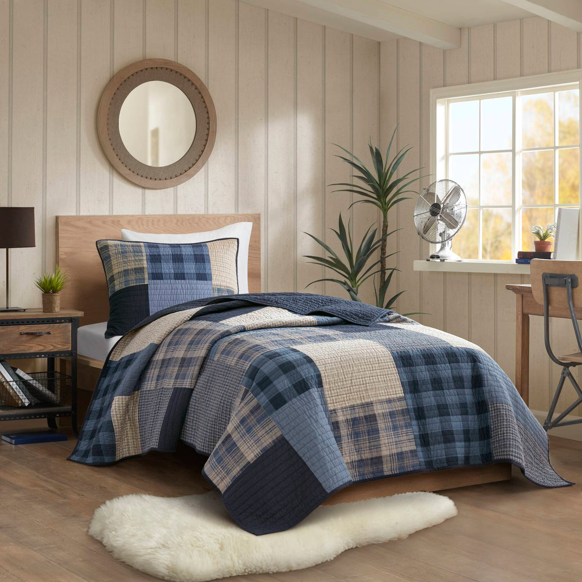 Winter Hills Oversized Cotton Quilt Set - Blue