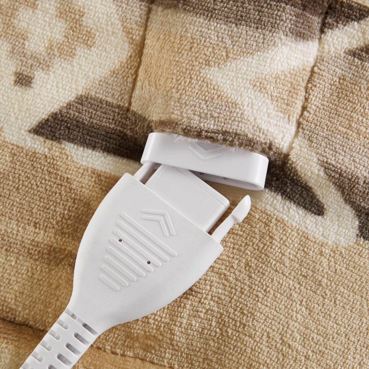 Print Plush to Sherpa Heated Throw - Aztec