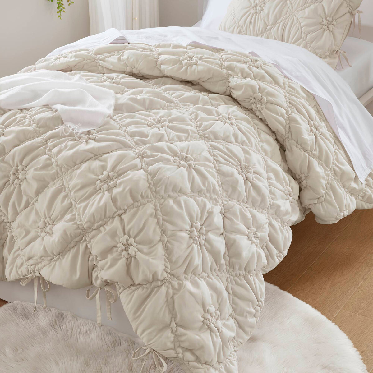 Lily Comforter Set - Ivory