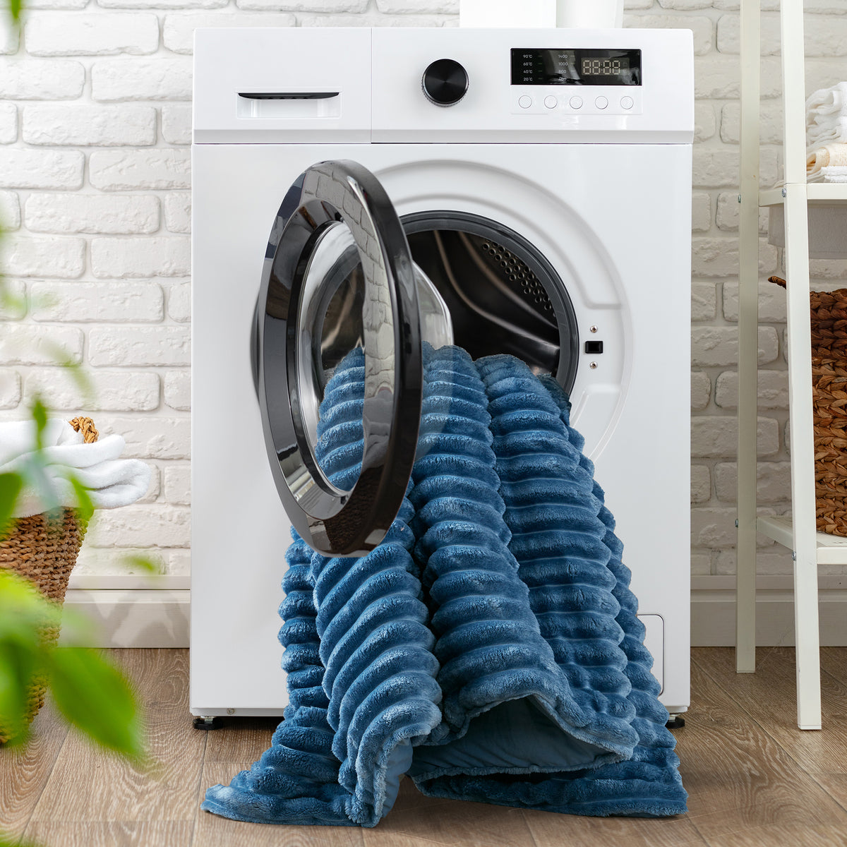 Avril Fluffy Ribbed Plush Comforter Set - Blue Ombre