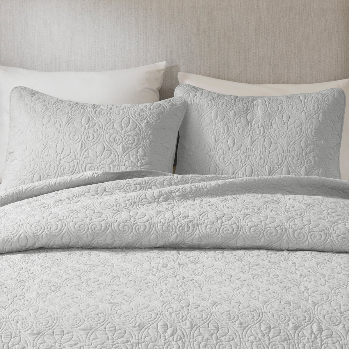 Quebec Reversible Quilt Set - Grey