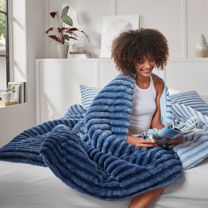 Avril Fluffy Ribbed Plush Comforter Set - Blue Ombre