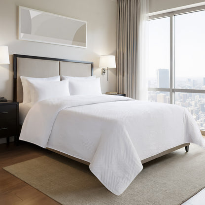 Jacquard Essential Lark Coverlet - White