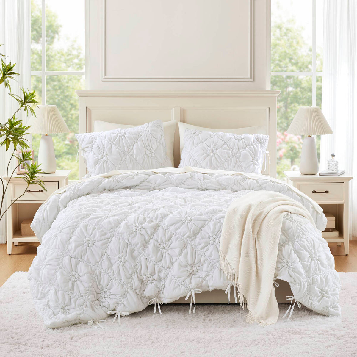 Lily Comforter Set - White