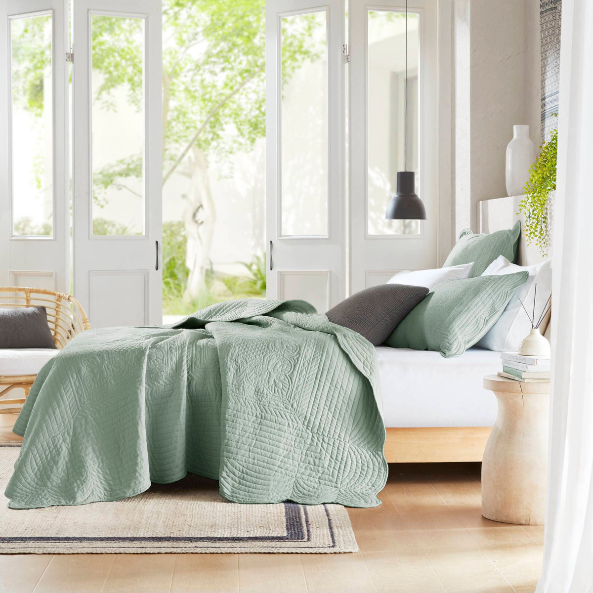 Tuscany 3 Piece Reversible Scalloped Edge Quilt Set - Seafoam