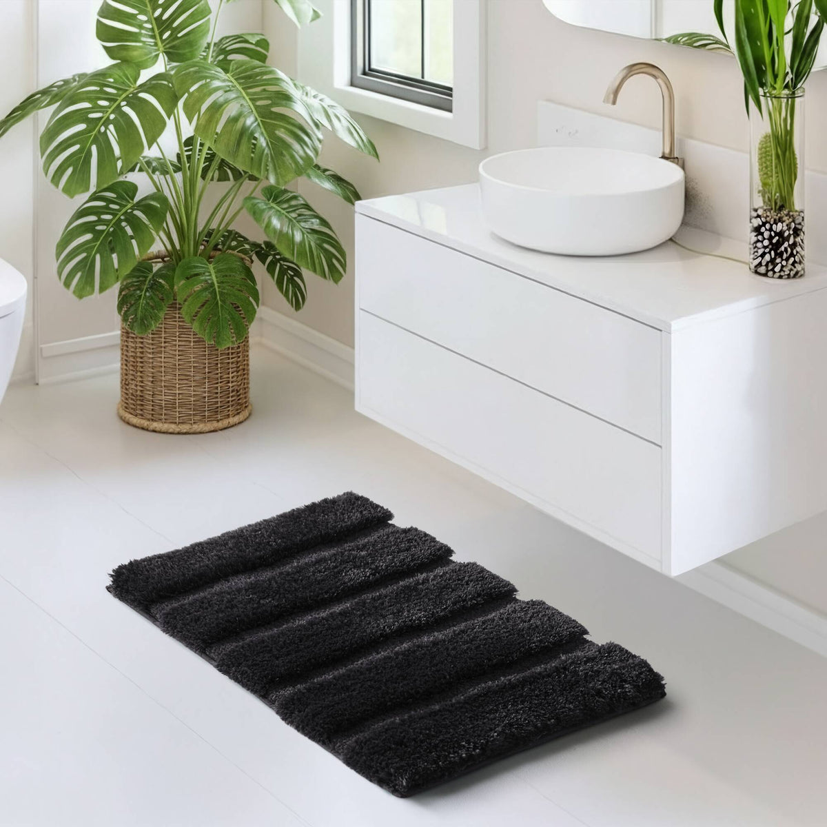 Tufted Pearl Channel Rug - Black