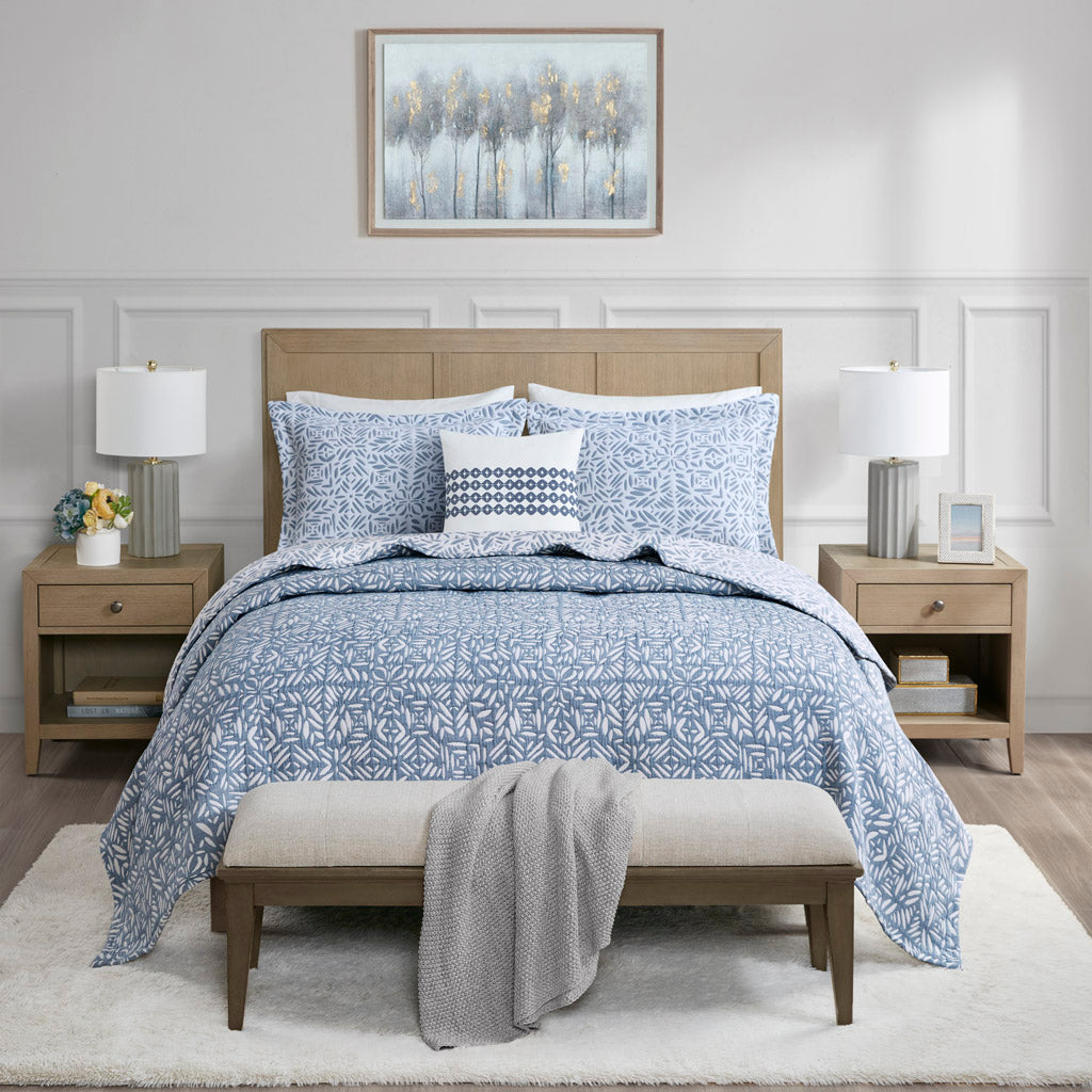 Harmony 4 Piece Oversized Reversible Matelasse Quilt Set with Throw Pillow - Blue