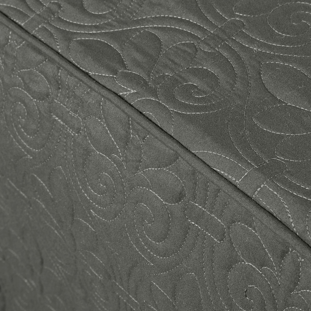 Quebec 3 Piece Split Corner Pleated Quilted Bedspread - Dark Grey