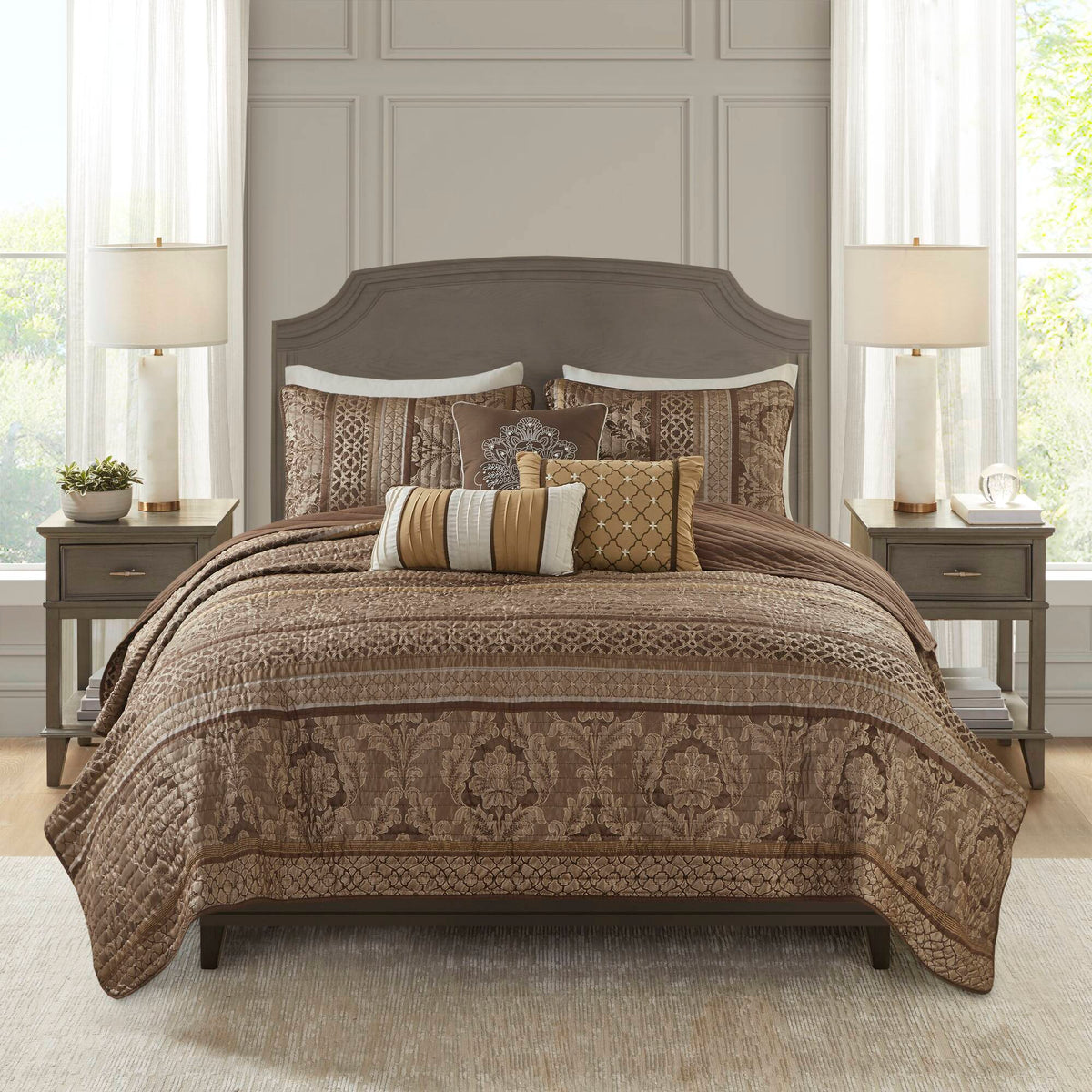 Bellagio 6 Piece Jacquard Quilt Set with Throw Pillows - Brown/Gold