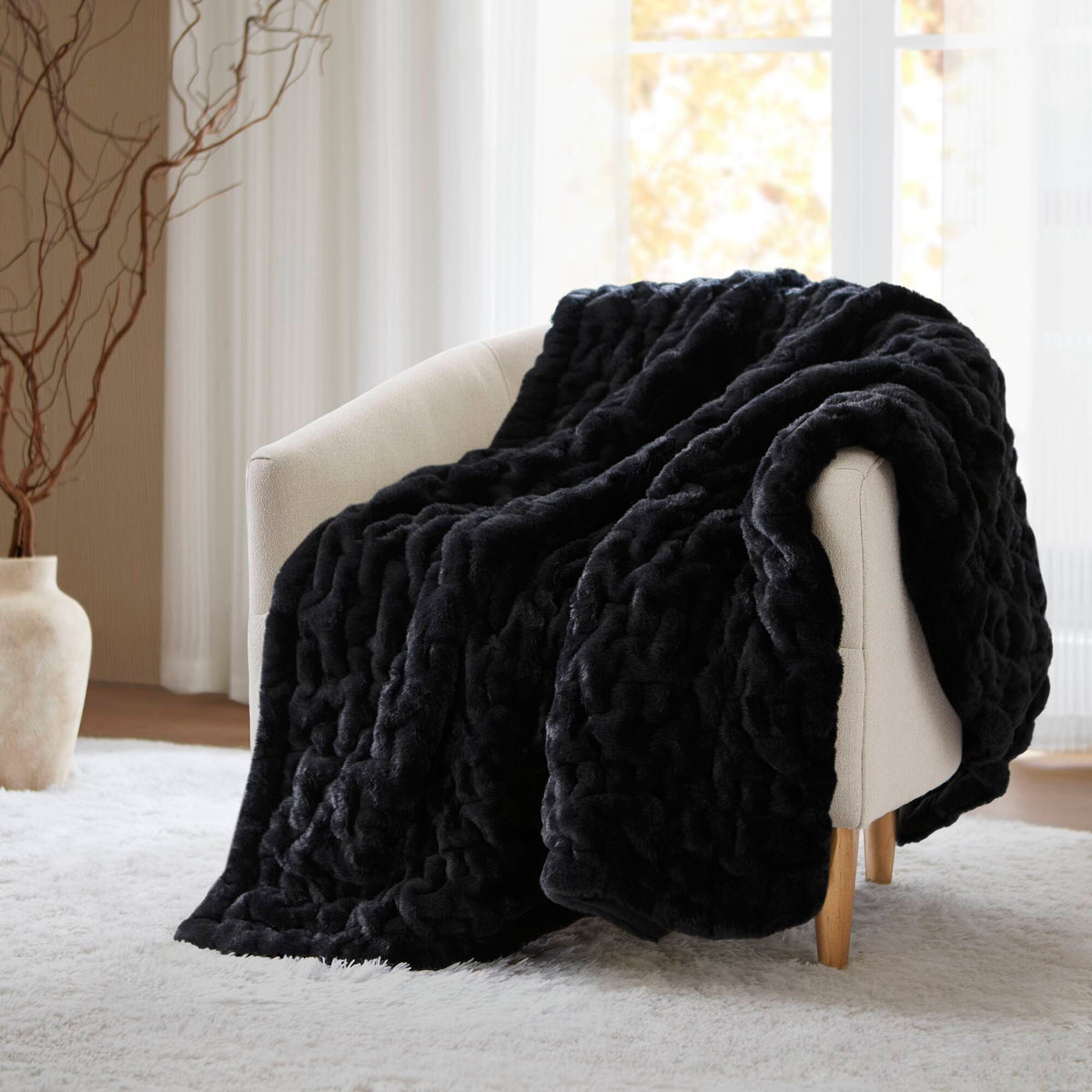 Ruched Fur Throw - Black