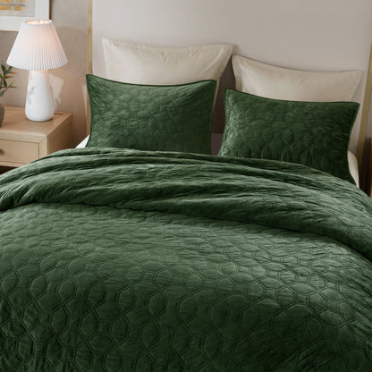 Harper 3 Piece Velvet Quilt Set - Green