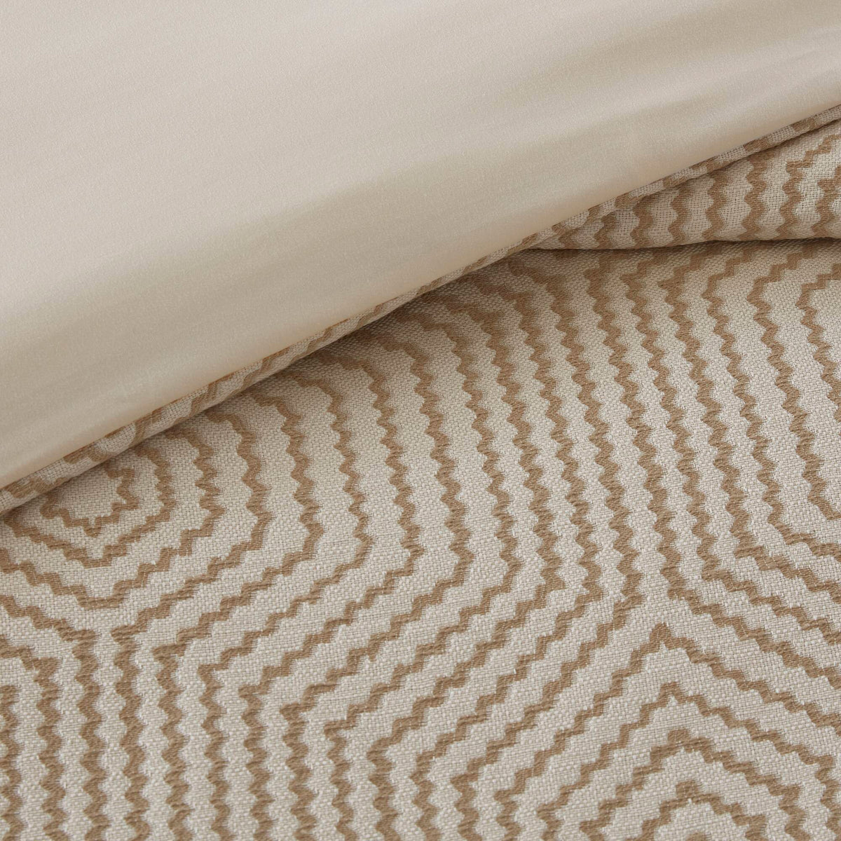 Shades of Serenity Jacquard Comforter Set - Tan/Ivory