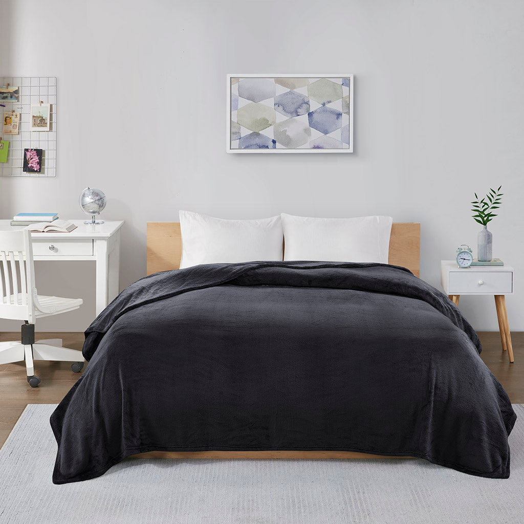 Microlight Plush Oversized Blanket - Black